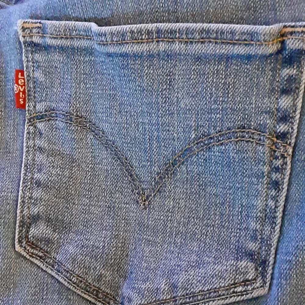 Levi's classic factory distressed stretch blue jeans denim shorts size 31 EUC…